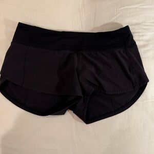 Lulu Speed up low rise lined short 2,5”